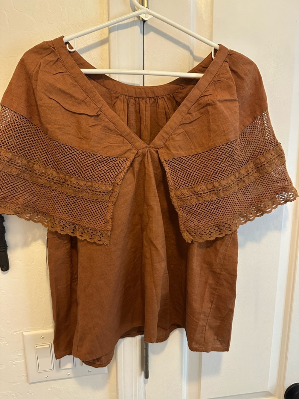 Ladies Old Navy rust colored blouse with lace accents size Medium NWT - Picture 10 of 15